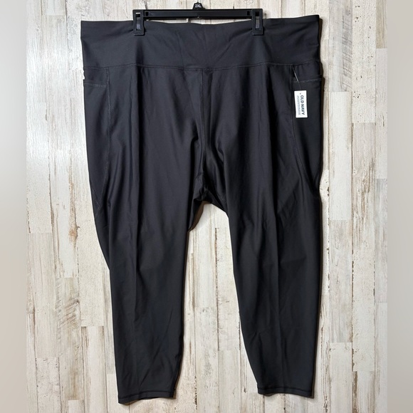 Old Navy Pants - Old Navy Active Powersoft High Rise Leggings 7/8 Length Black Size 4X NWT!